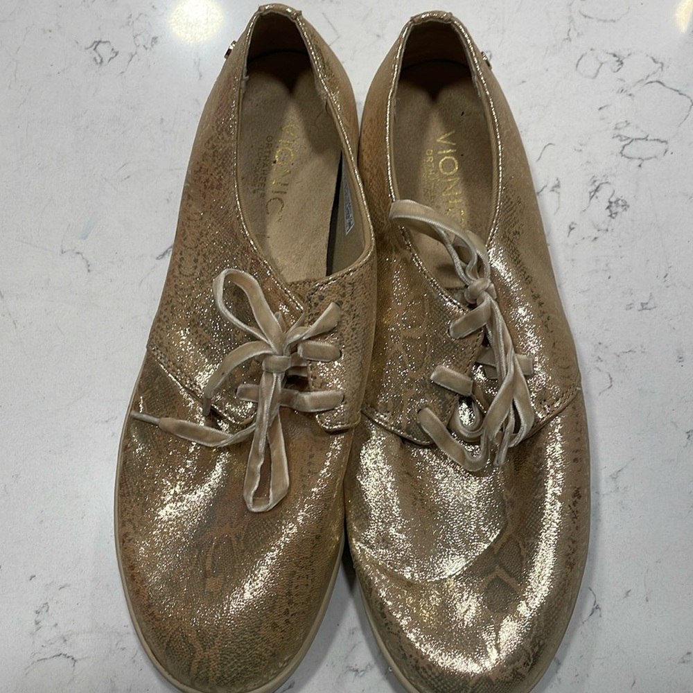 Vionic shoes